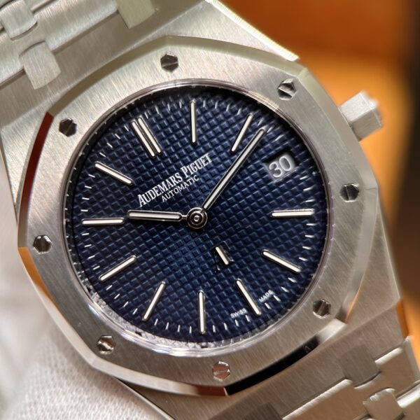 Audemars Piguet Royal Oak "Jumbo" Extra-Thin Ref. 15202ST.OO.1240ST.01