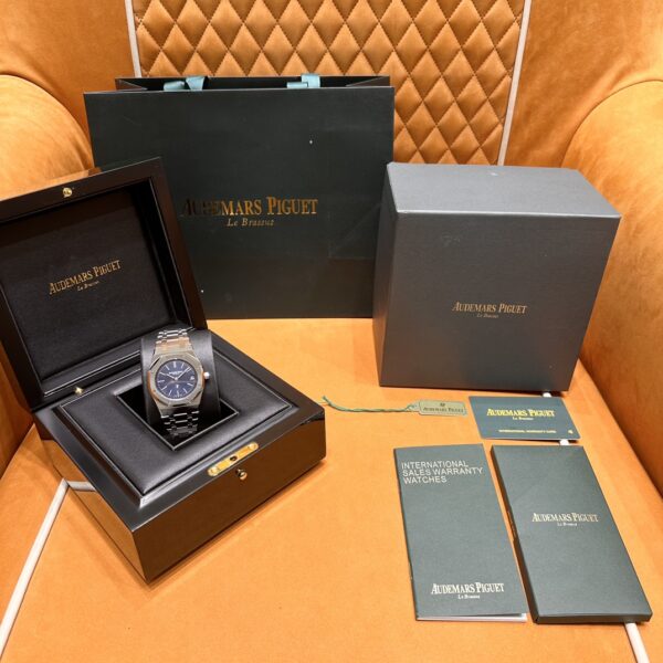 Audemars Piguet Royal Oak "Jumbo" Extra-Thin Ref. 15202ST.OO.1240ST.01
