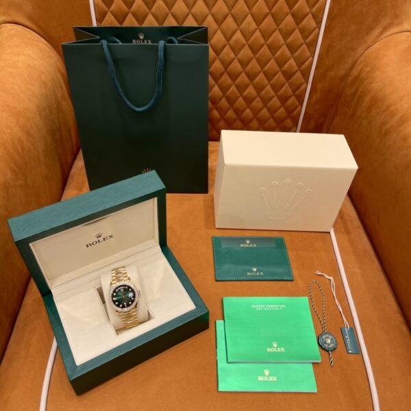 1 Rolex Day-Date m128348rbr-0035 (Gold And Green)