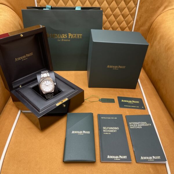 Audemars Piguet Royal Oak Ref. 15500ST.OO.1220ST.04 (White Dial)