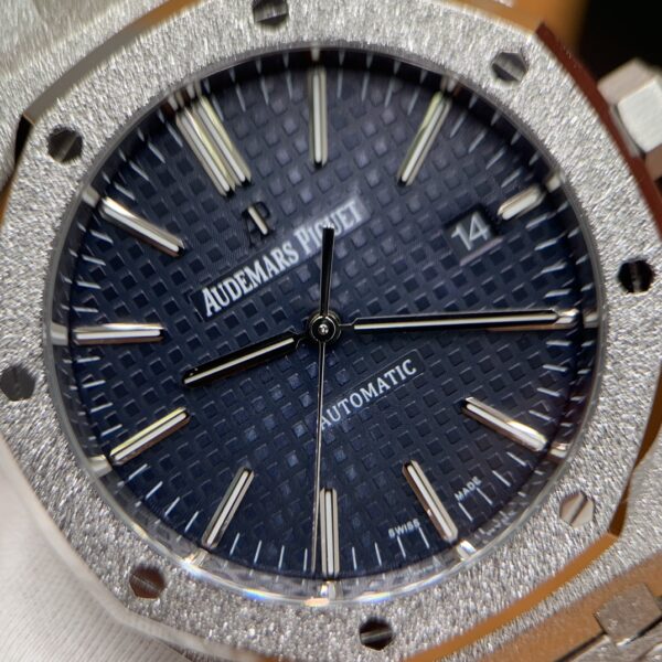 1 Audemars Piguet Royal Oak Offshore Ref. 15410BC.GG.1224BC.01 (Frosted Gold)