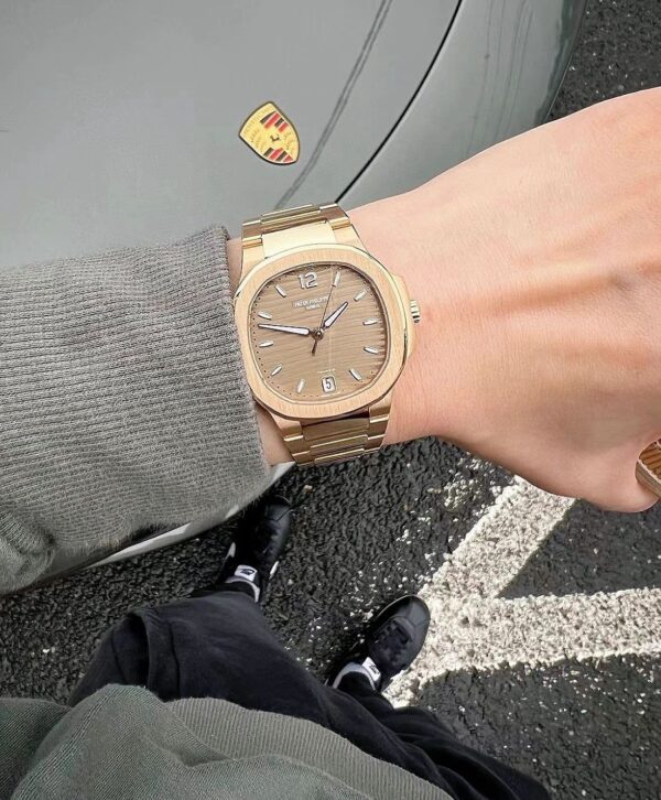 Patek Philippe Nautilus Ref. 7118/1R-010