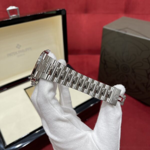 Patek Philippe Nautilus Ref. 5711/1A-011 (White Dial)