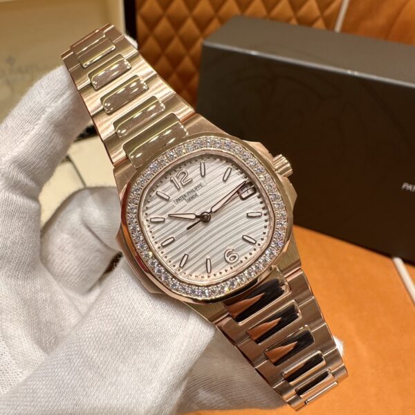 Patek Philippe Nautilus Ref. 7010/1R-011