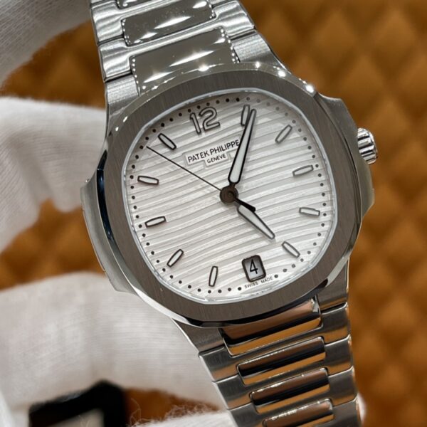 Patek Philippe Nautilus Ref. 7118/1A-010