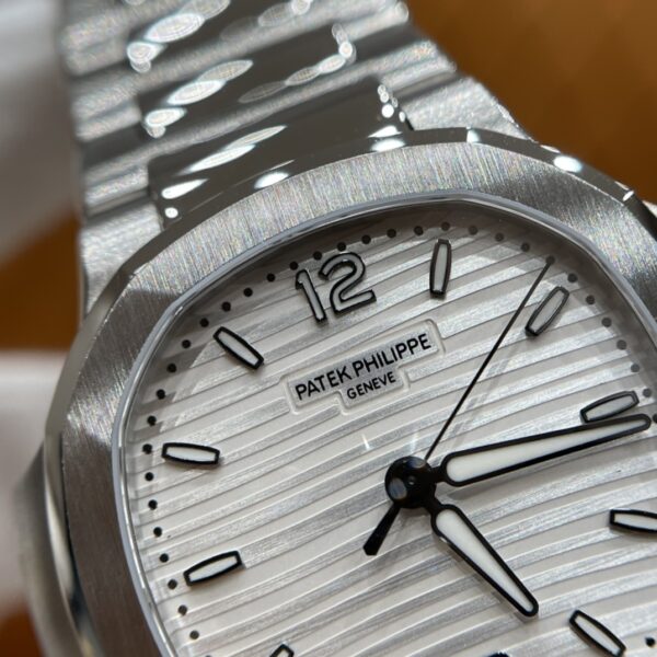 Patek Philippe Nautilus Ref. 7118/1A-010