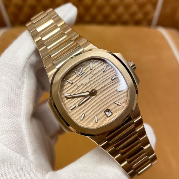 Patek Philippe Nautilus Ref. 7118/1R-010