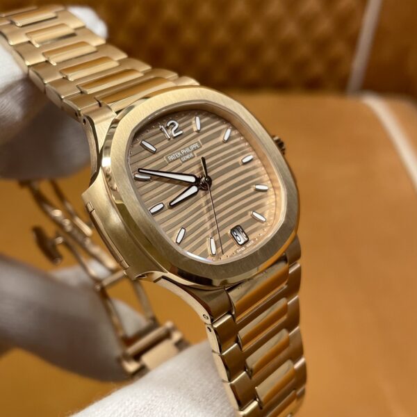 Patek Philippe Nautilus Ref. 7118/1R-010