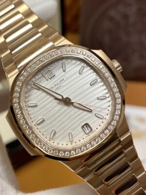 Patek Philippe Nautilus Ref. 7118/1200R-001