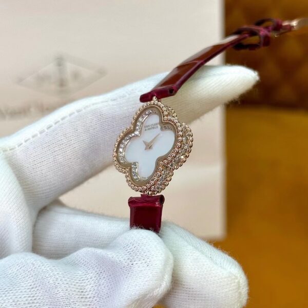 Van Cleef & Arpels Alhambra VCARO8WSOO (Red Crocodile Strap)
