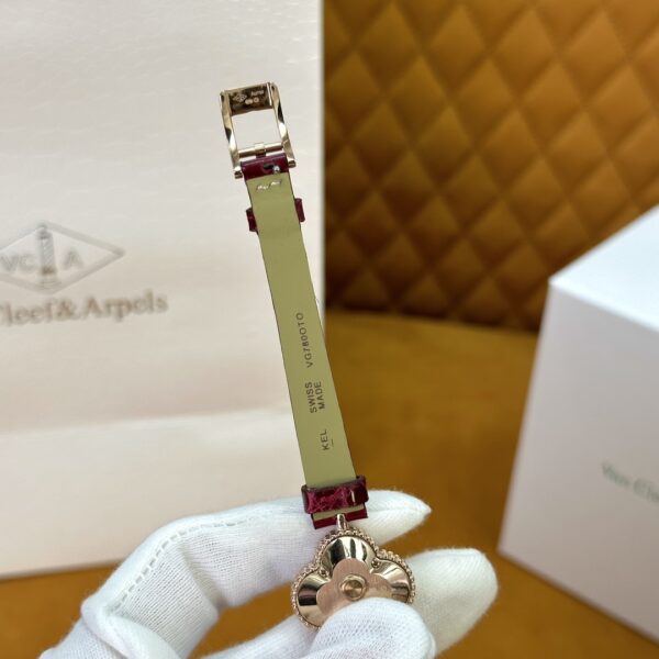 Van Cleef & Arpels Alhambra VCARO8WSOO (Red Crocodile Strap)
