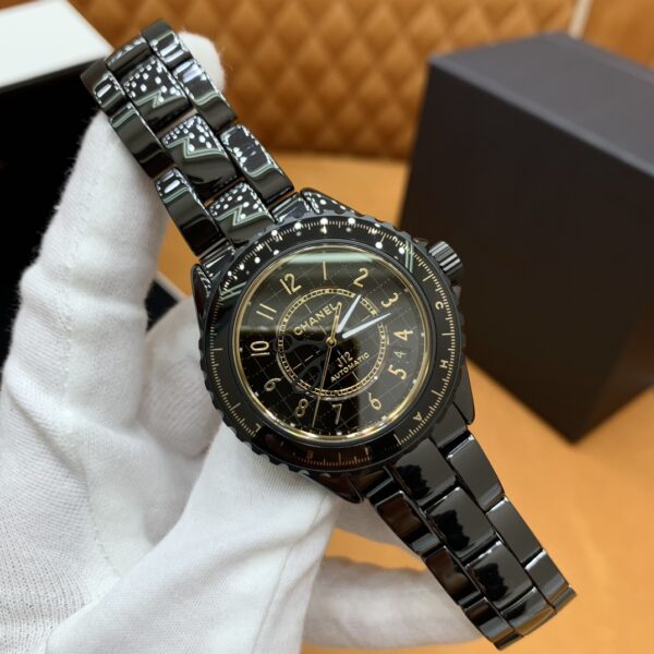 2 Chanel J12 Series (Model: H9762)