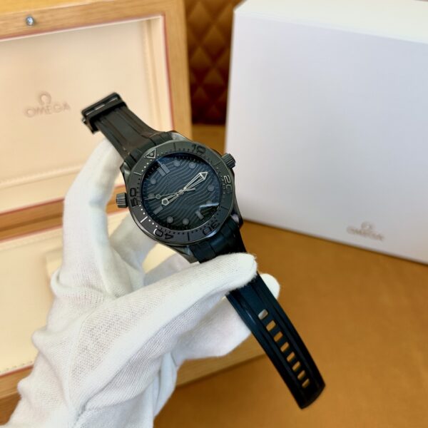 Omega Seamaster 210.92.44.20.01.003 (Black Ceramic, Rubber Strap)