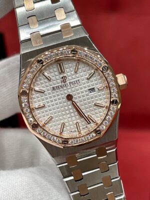 Audemars Piguet Royal Oak Ref. 67651SR.ZZ.1261SR.01