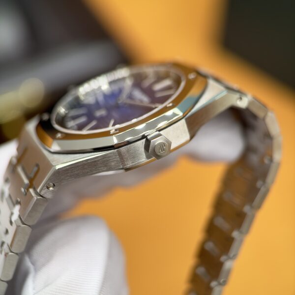 Audemars Piguet Royal Oak "Jumbo" Extra-Thin Ref. 15202IP.00.1240IP.01 (Smoked Blue)