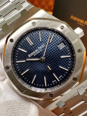 Audemars Piguet Royal Oak "Jumbo" Extra-Thin Ref. 15202ST.OO.1240ST.01