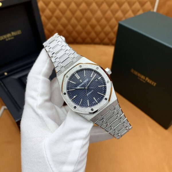 2 Audemars Piguet Royal Oak Offshore Ref. 15410BC.GG.1224BC.01 (Frosted Gold)