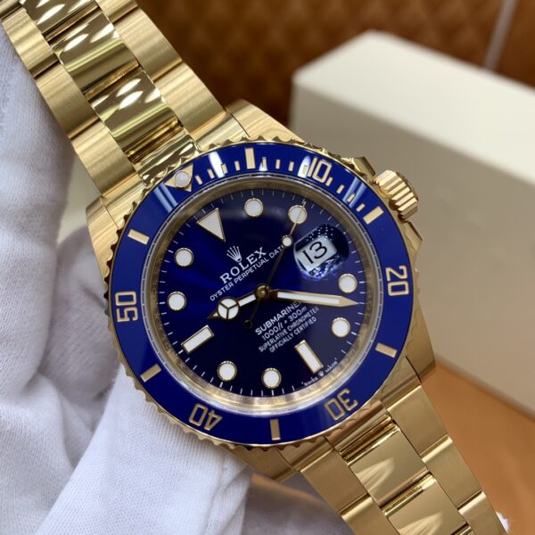 Rolex Submariner M126618LB-0002 (Gold case with blue dial and bezel)