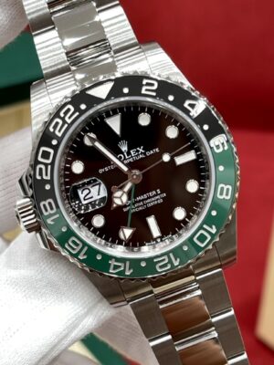 Rolex GMT-Master II M126720VTNR-0001 (Green and Black Bezel)