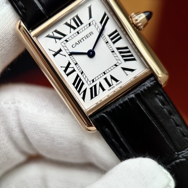 Cartier Tank Series (New Model, Medium Size) Black Alligator Leather Strap