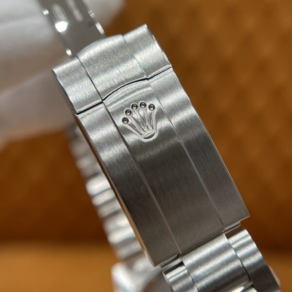 Rolex Oyster Perpetual 36 Ref. M126000-0007