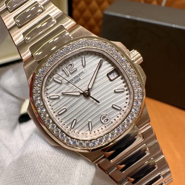 Patek Philippe Nautilus Ref. 7010/1R-011