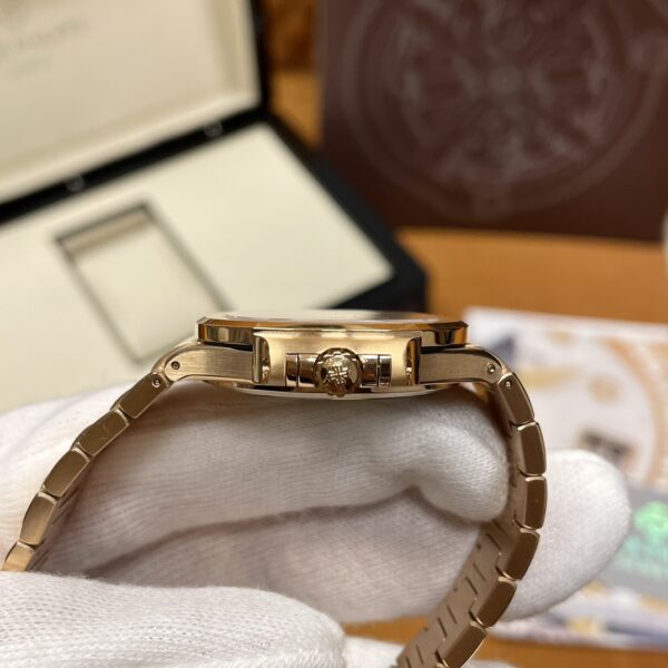Patek Philippe Nautilus Ref. 7118/1R-001