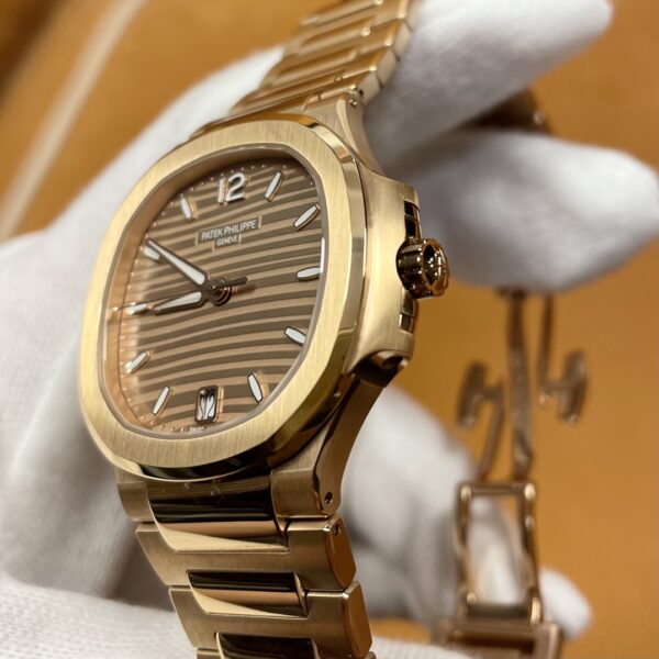 Patek Philippe Nautilus Ref. 7118/1R-010