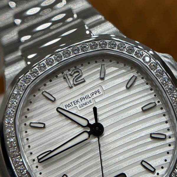 3 Patek Philippe Nautilus Ref. 7118/1200A-010