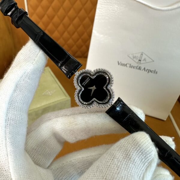 Van Cleef & Arpels Alhambra VCARO8WUOO (Black Crocodile Strap)