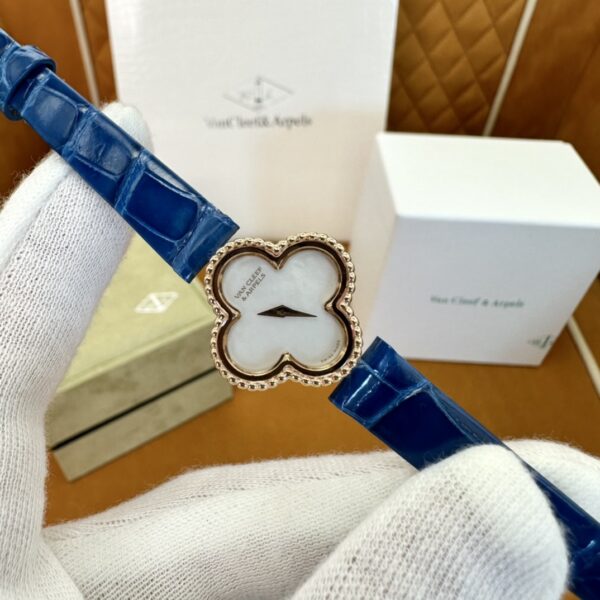 3 Van Cleef & Arpels Alhambra VCARO8SFOO (Mother-of-Pearl Dial)