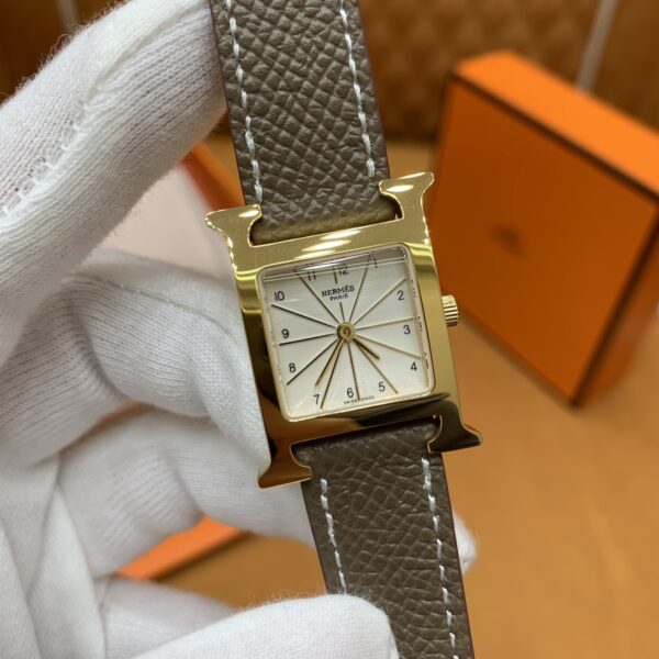 Hermès Heure H Watch (White Dial, Elephant Grey Swift Calf Leather Strap Gold Buckle)