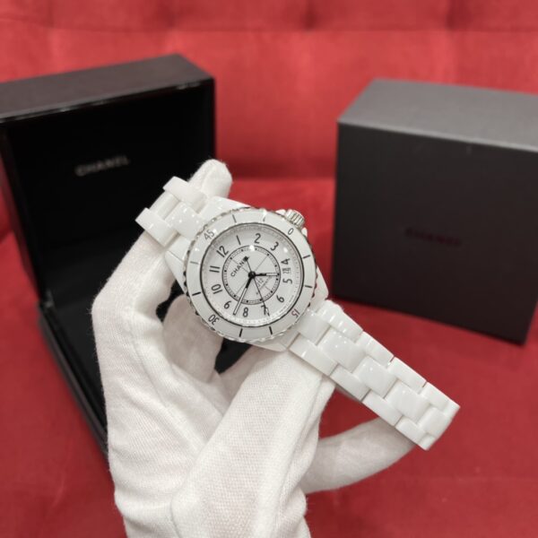 Chanel J12 Series H5700 (Ceramic & Stainless Steel, White Dial)