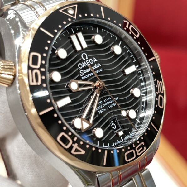 Omega Seamaster Diver 210.20.42.20.01.001 (Black Enamel Dial, 18K Rose Gold Case, Ceramic Bezel)