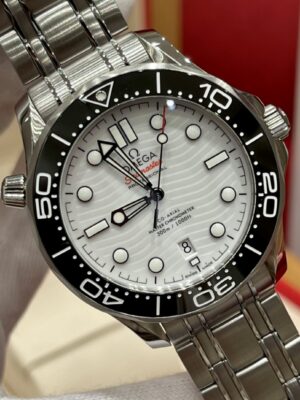 Omega Seamaster 210.30.42.20.04.001 (White Ceramic Dial, Stainless Steel Case, Black Bezel)
