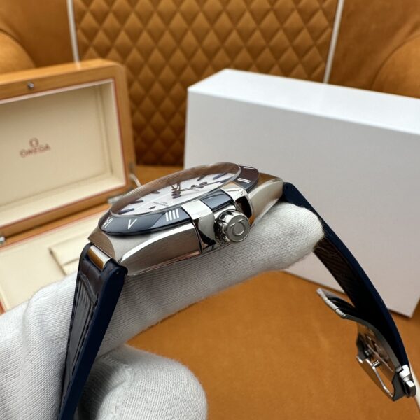 3 Omega Constellation, White Dial, Roman Numeral Markers, 41mm, Automatic Mechanical 131.33.41.21.04.001