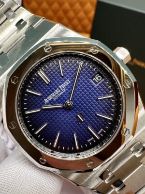 Audemars Piguet Royal Oak "Jumbo" Extra-Thin Ref. 15202IP.00.1240IP.01 (Smoked Blue)