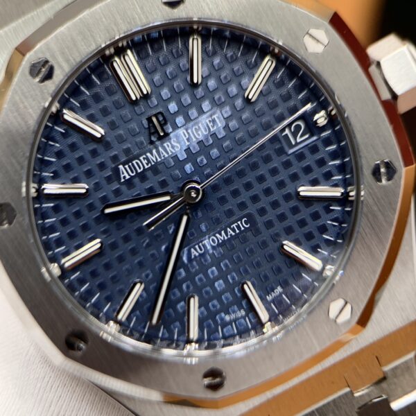 3 Audemars Piguet Royal Oak Ref. 15450ST.OO.1256ST.03 (Blue Dial)