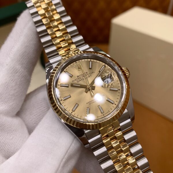 Rolex Datejust M126233-0015 (Champagne Dial, 36mm)