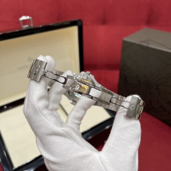 Patek Philippe Nautilus Ref. 5711/1A-011 (White Dial)