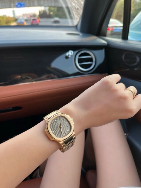 Patek Philippe Nautilus Ref. 7118/1R-010