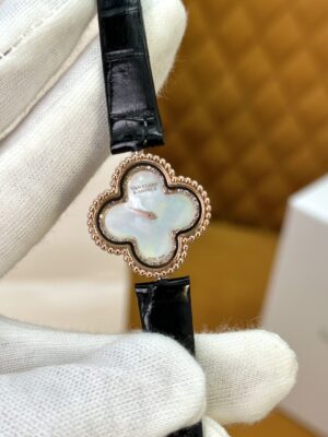 Van Cleef & Arpels Alhambra VCARO8WSOO (Black Crocodile Strap)