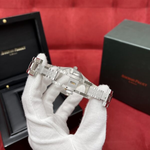 Audemars Piguet Royal Oak Ref. 15400ST.OO.1220ST.02