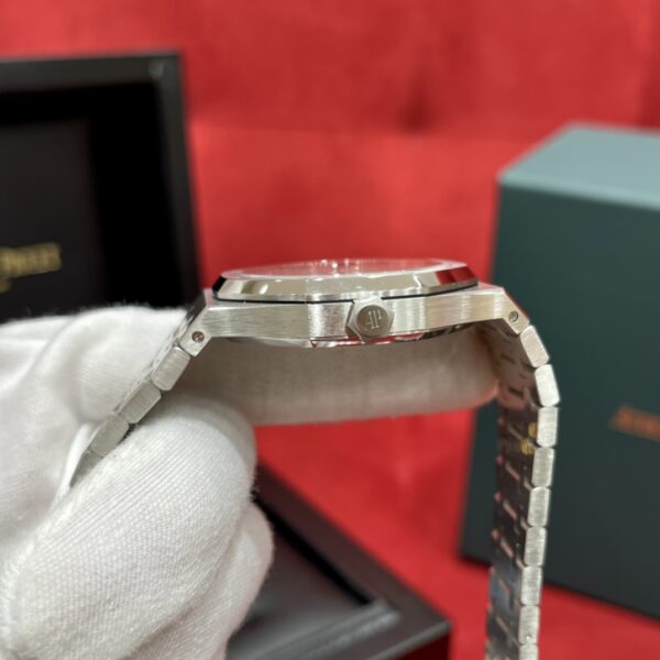 4 Audemars Piguet Royal Oak Ref. 15400ST.OO.1240ST.03