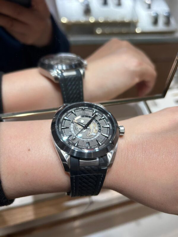 Omega Seamaster Aqua Terra Worldtimer 220.92.43.22.99.001 (Titanium Black, 43mm)