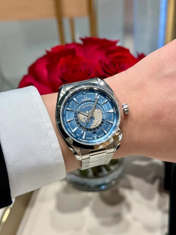 Omega Seamaster Aqua Terra Worldtimer 220.12.43.22.03.001 (World Timer, 43mm)