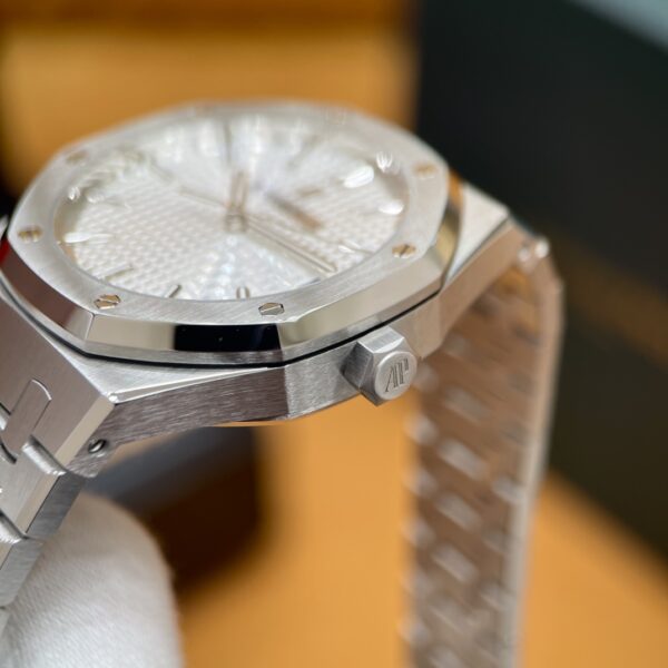 Audemars Piguet Royal Oak Ref. 15500ST.OO.1220ST.04 (White Dial)