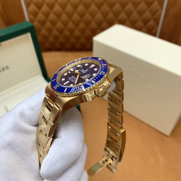 Rolex Submariner M126618LB-0002 (Gold case with blue dial and bezel)