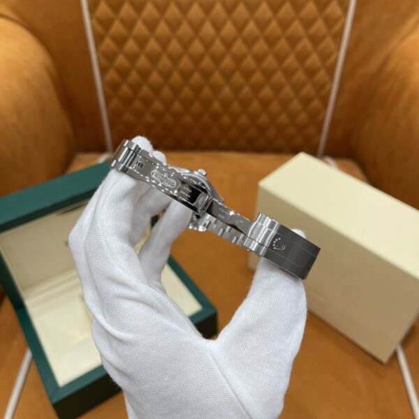 Rolex Oyster Perpetual 36 Ref. M126000-0007