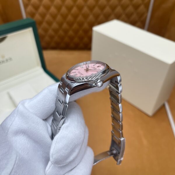 Rolex Oyster Perpetual 36 Ref. M126000-0008